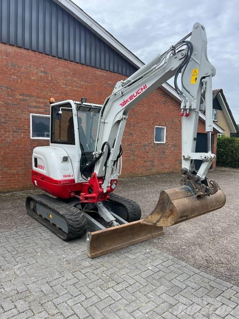 Takeuchi tb235-2 Mini pelle < 7t