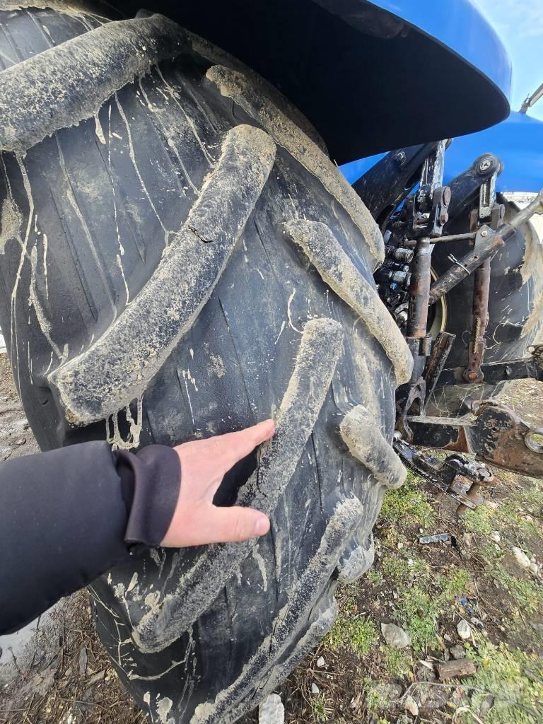 New Holland T 8030 Tracteur