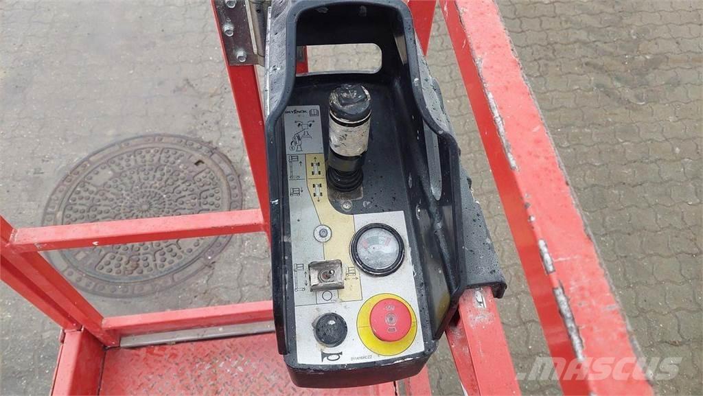 SkyJack SJ12 Mât vertical