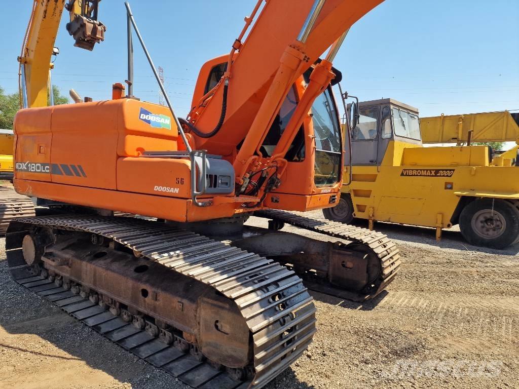 Doosan DX 180 LC Pelle sur chenilles
