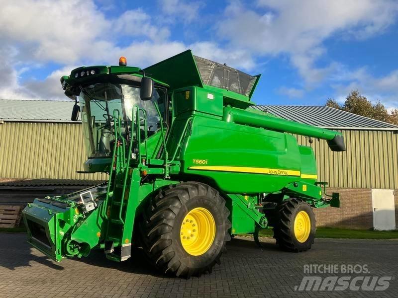 John Deere T 560 i Moissonneuse batteuse
