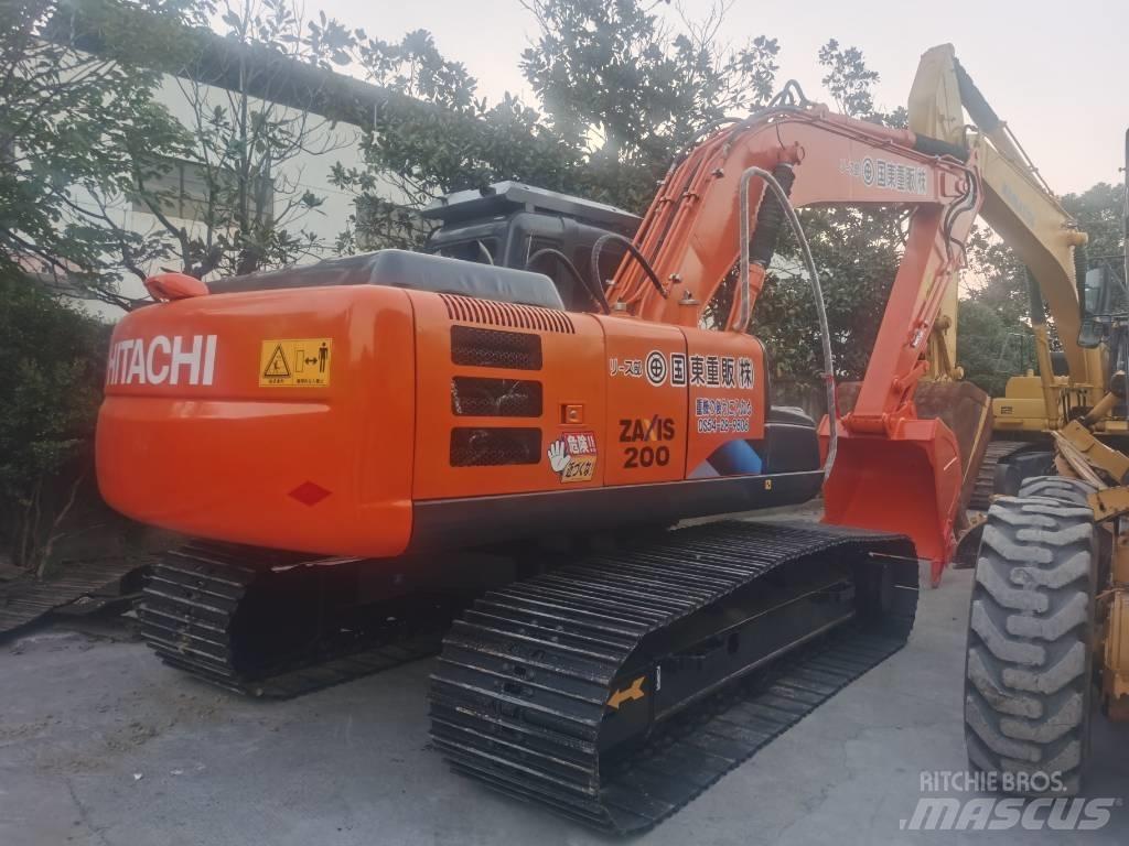 Hitachi ZX 200 Pelle sur chenilles
