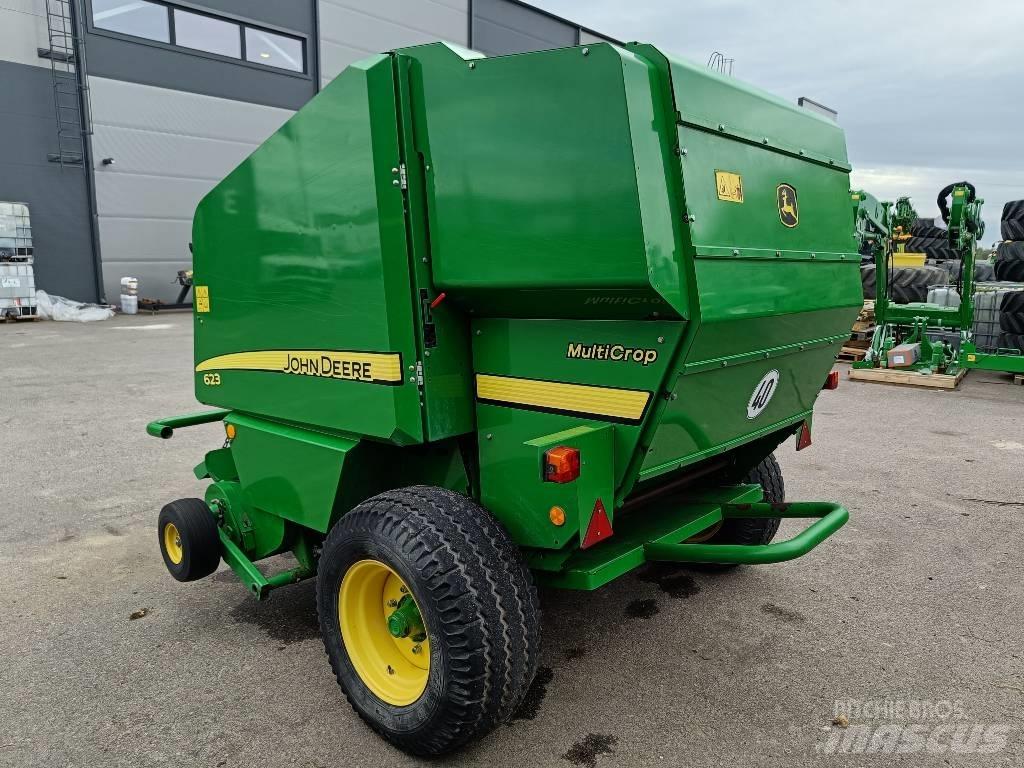John Deere 623N Presse à balle ronde