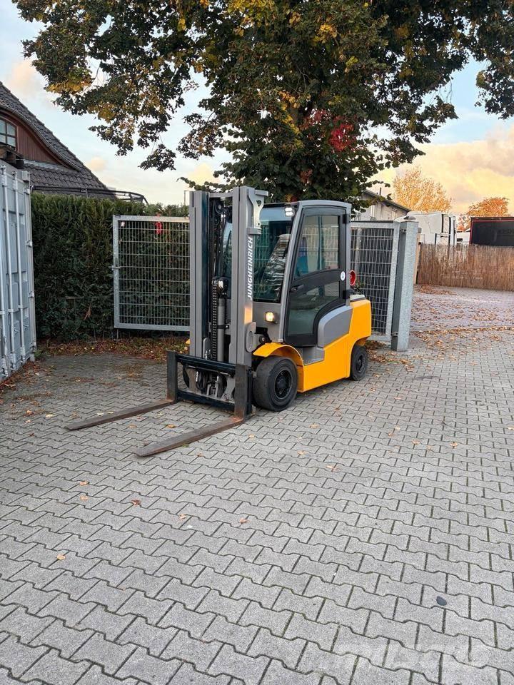 Jungheinrich TFG 425 Chariots GPL