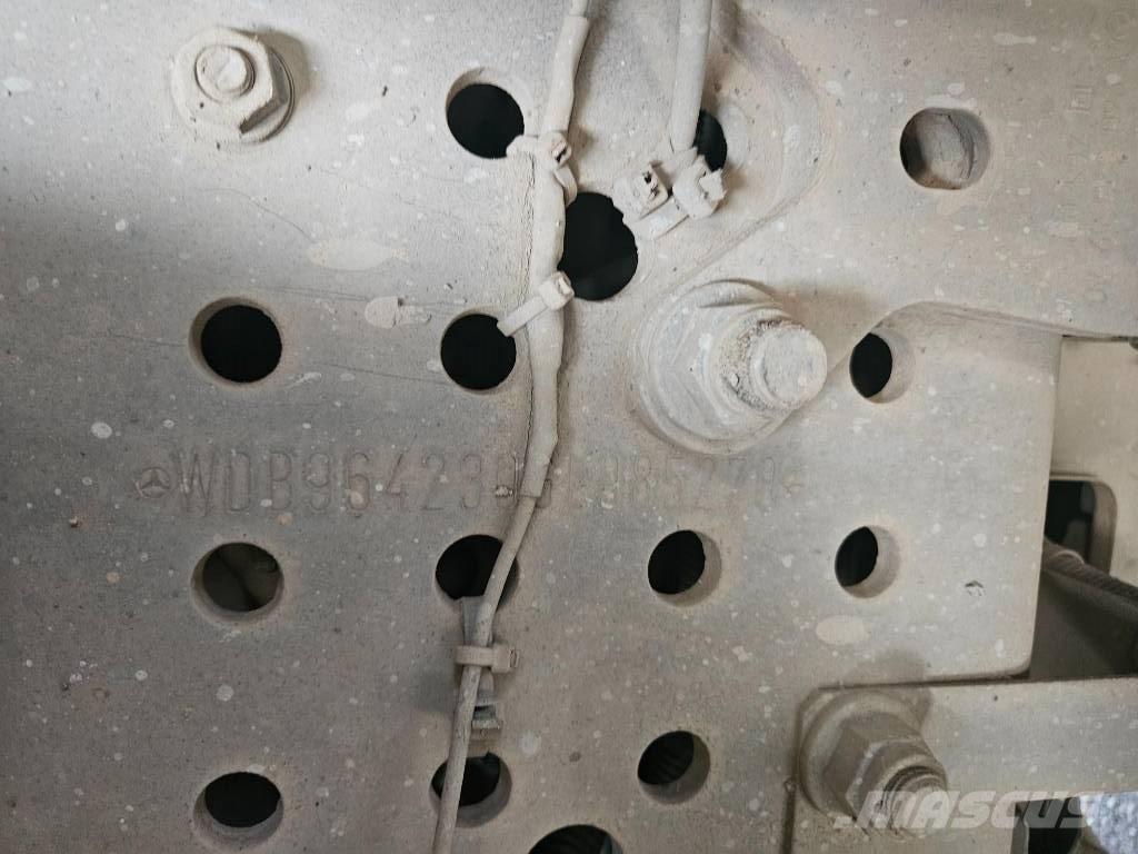 Mercedes-Benz 3951K Mini tombereau