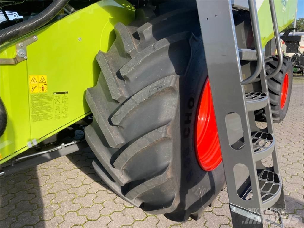 CLAAS Trion 730 Moissonneuse batteuse