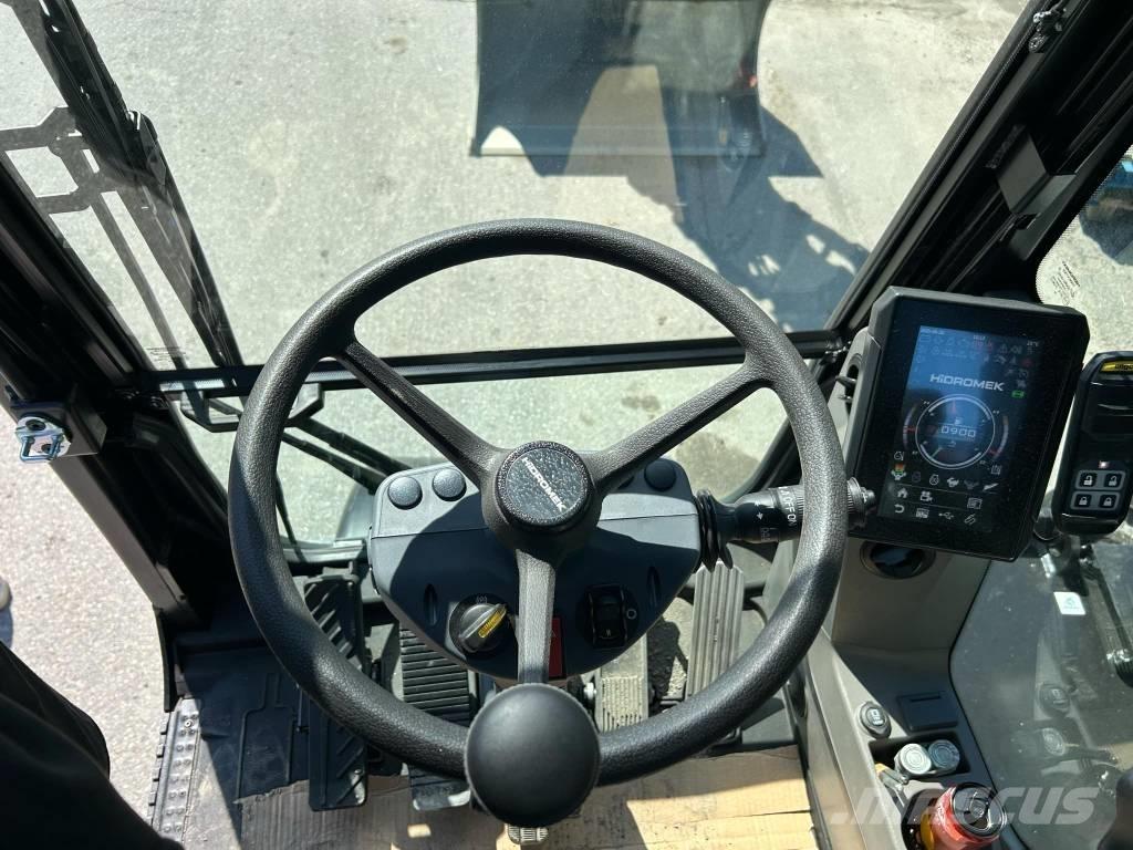 Hidromek HMK 150 WR Pelle sur pneus