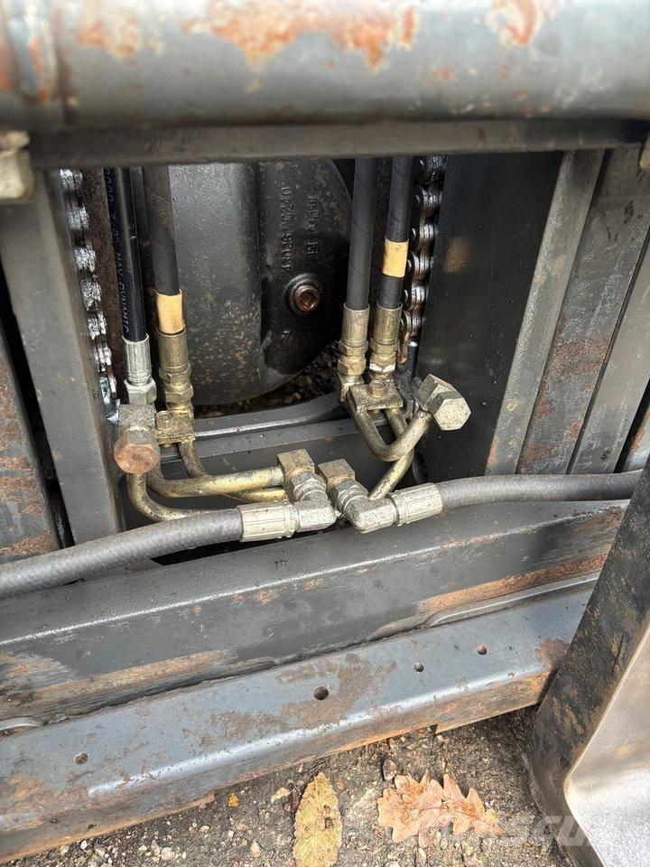 Nissan UGD02 A 30 PQ Chariots GPL