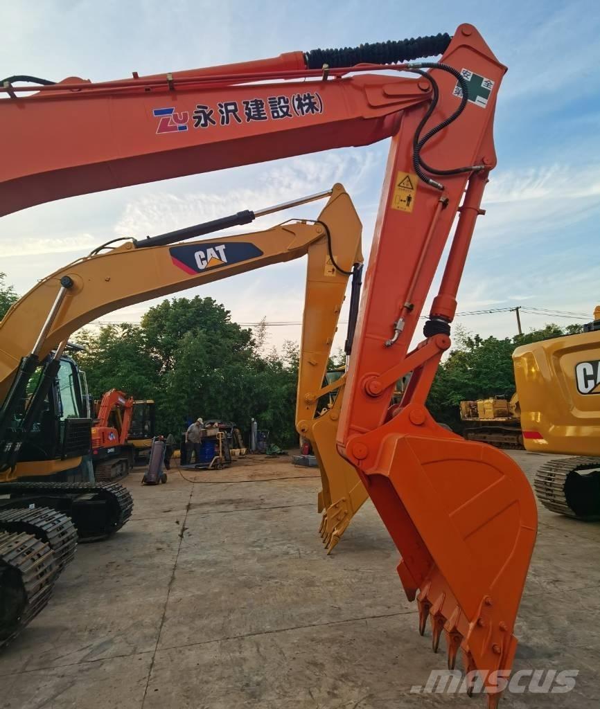 Hitachi ZX 200 Pelle sur chenilles
