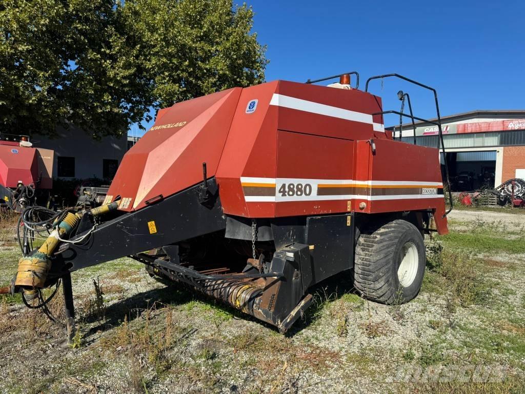 Hesston 4880 Presse cubique