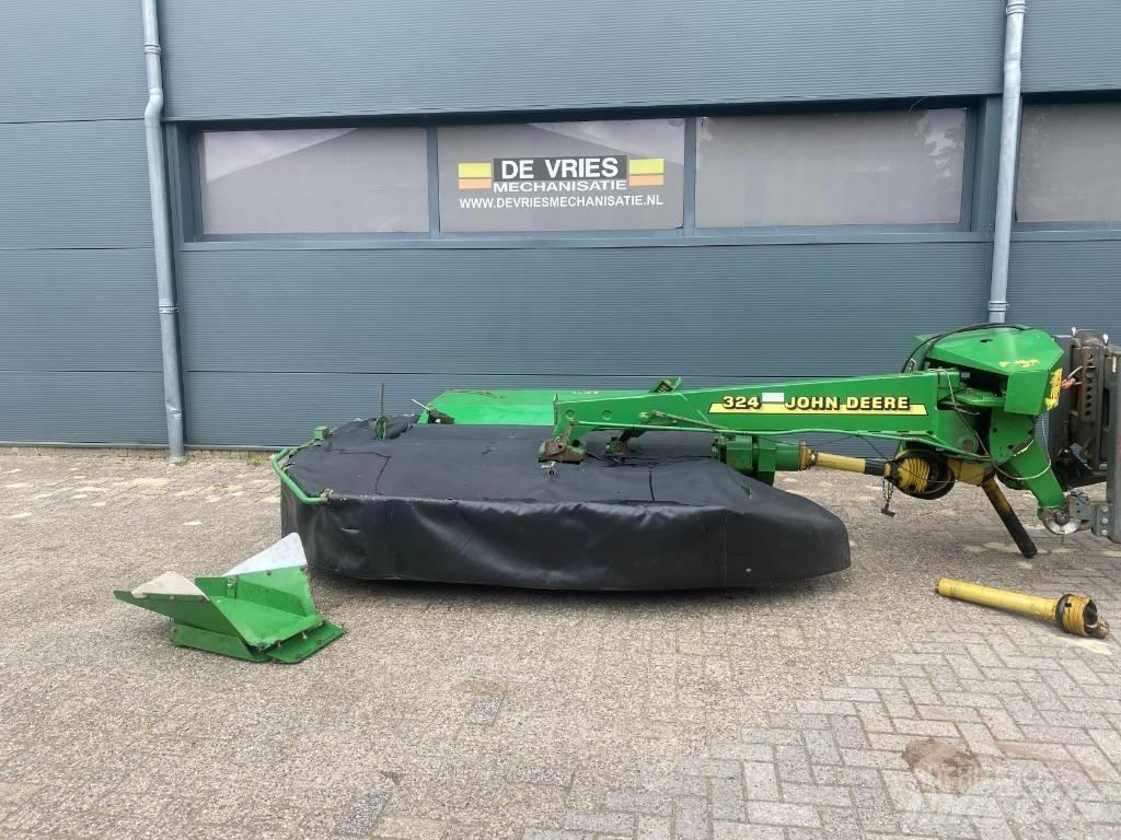 John Deere 324 Faucheuse