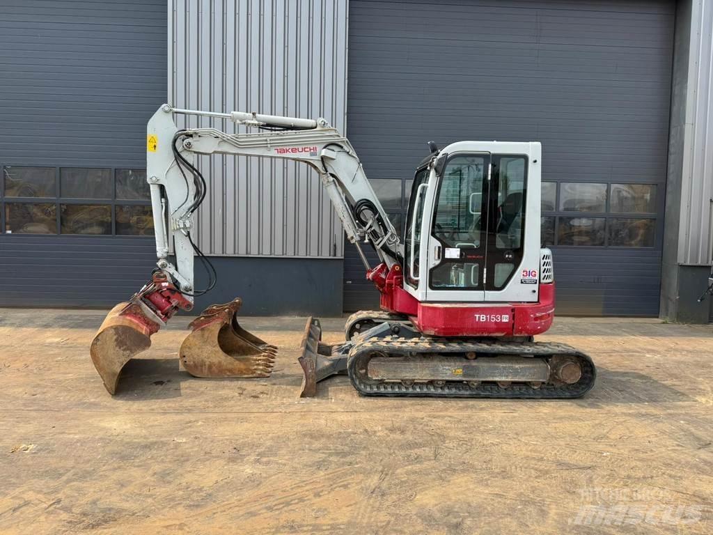 Takeuchi TB153 Pelle spéciale
