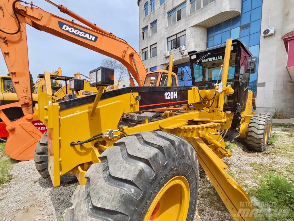 CAT 120 H Niveleuse