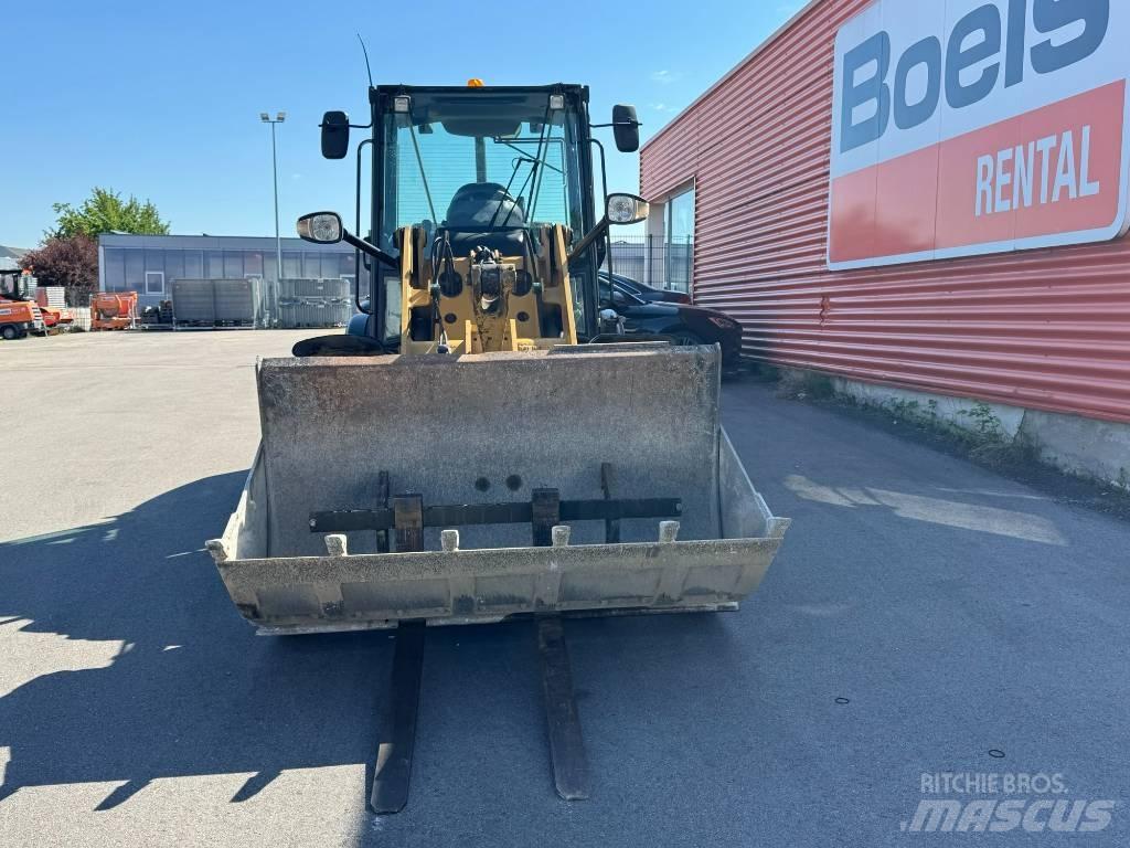 CAT 906 M Chargeuse sur pneus