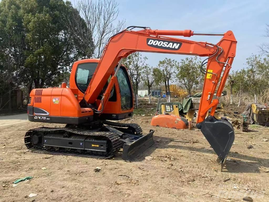 Doosan DX 75-9 C Mini pelle 7t-12t