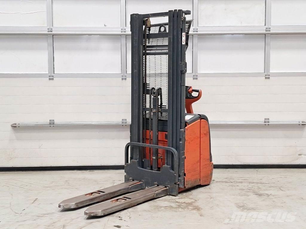Linde L14 Gerbeur accompagnant