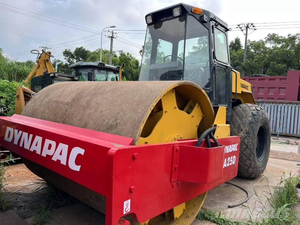 Dynapac CA 25 D Rouleaux monocylindre