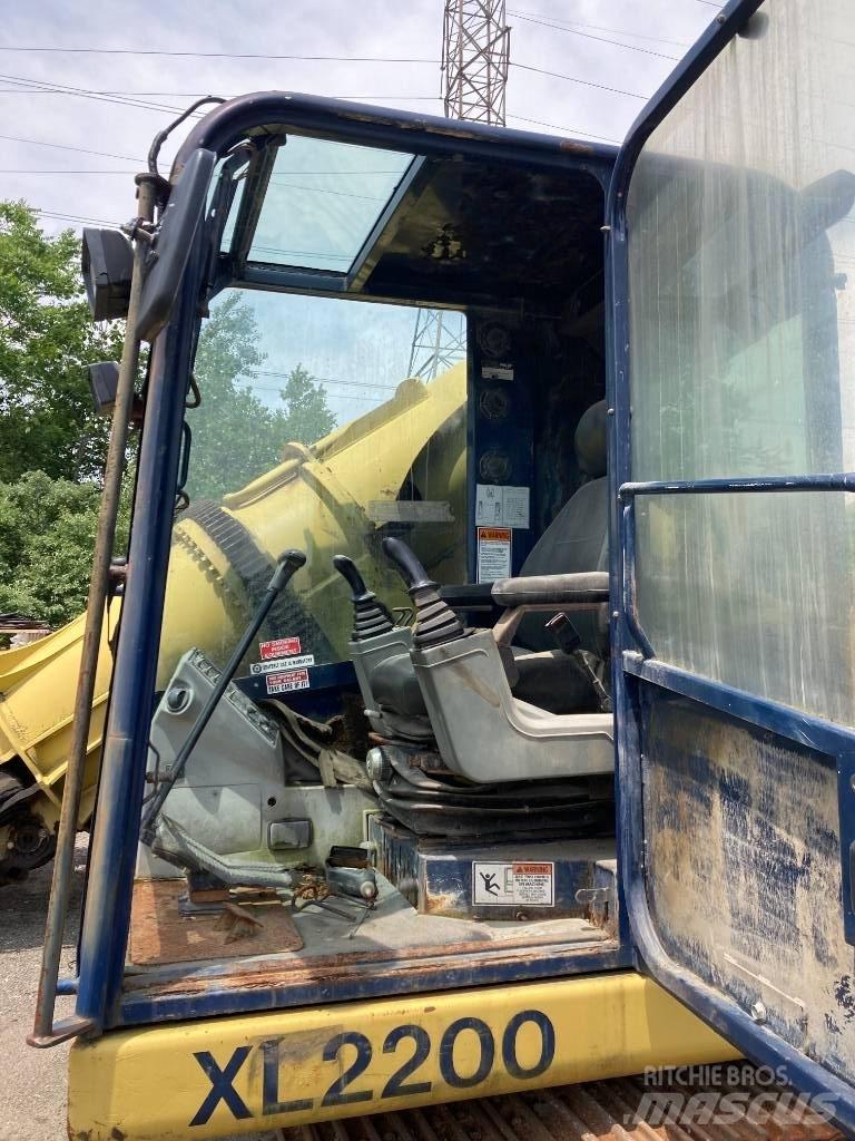 Gradall XL 2200 Pelle sur chenilles