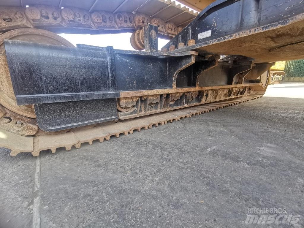 CAT 352 Pelle sur chenilles