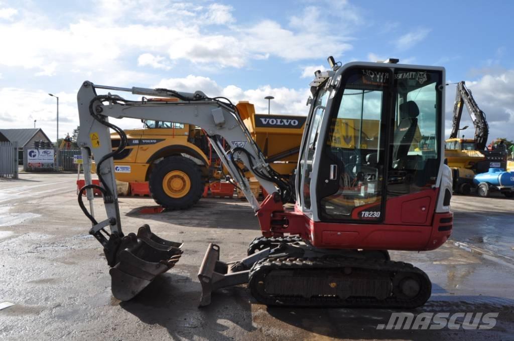 Takeuchi TB 230 Mini pelle < 7t