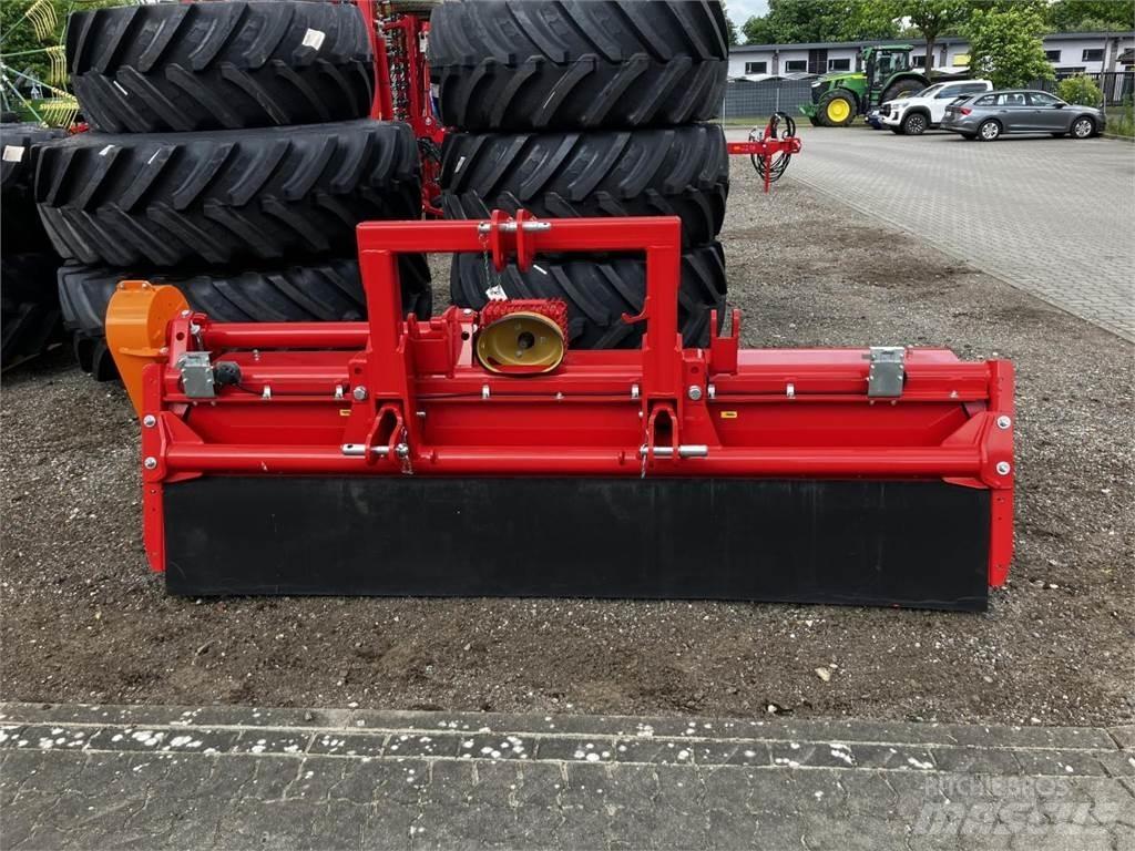 Dücker UM-27 Broyeur / Gyrobroyeur / Epareuse