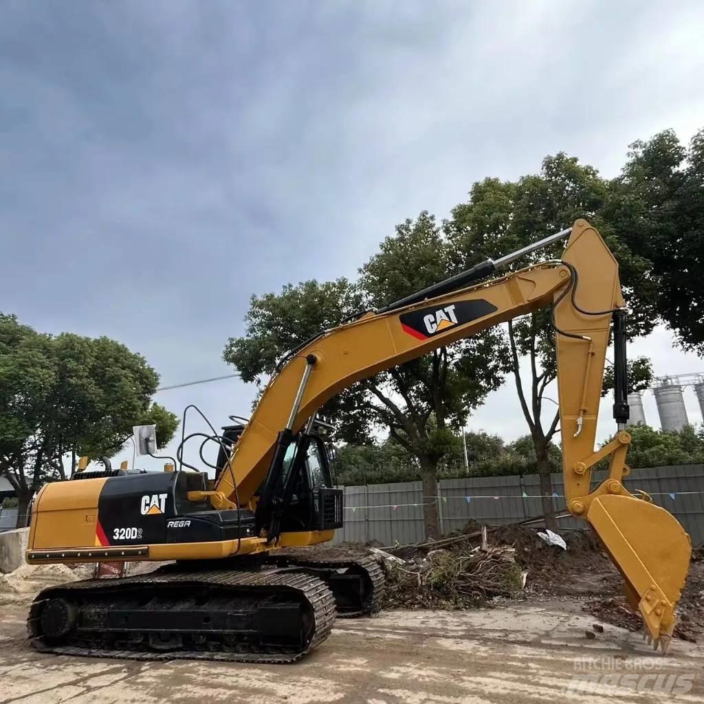 CAT 320 D2 Pelle sur chenilles