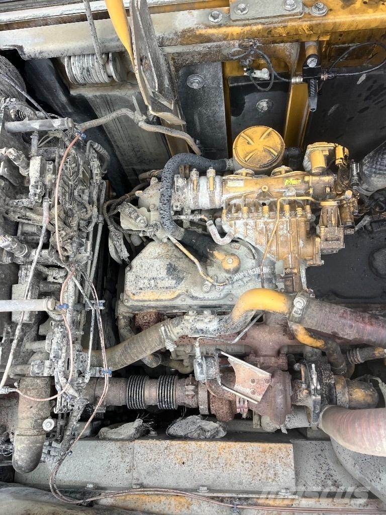 CAT 324 E Pelle sur chenilles
