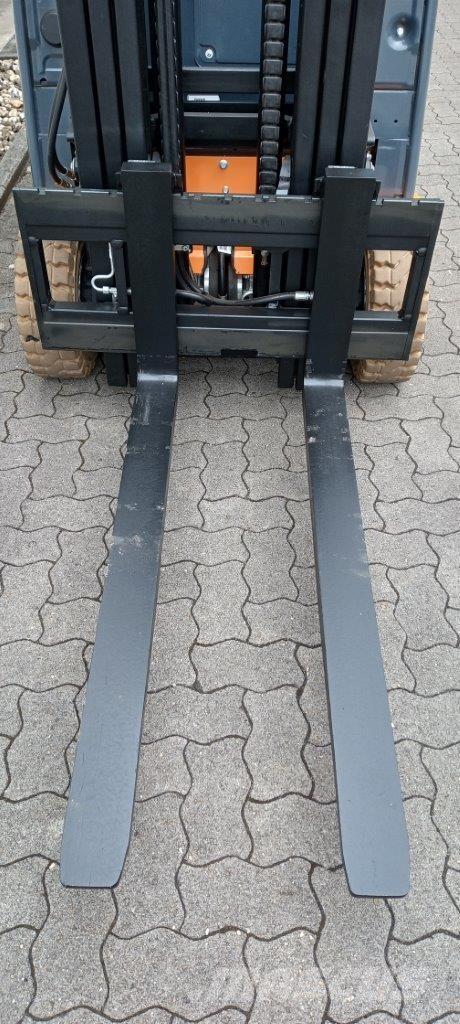 Toyota 8FBM16T Chariots élévateurs électriques