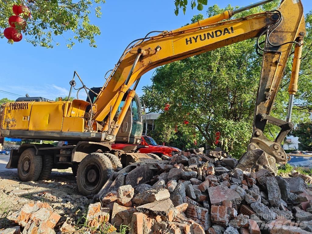 Hyundai Robex 210w-7 Pelle sur pneus