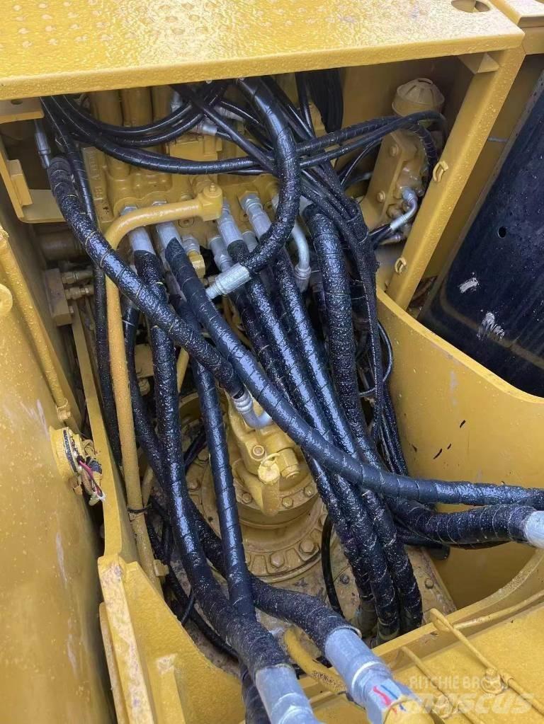 CAT 320 D2 Pelle sur chenilles