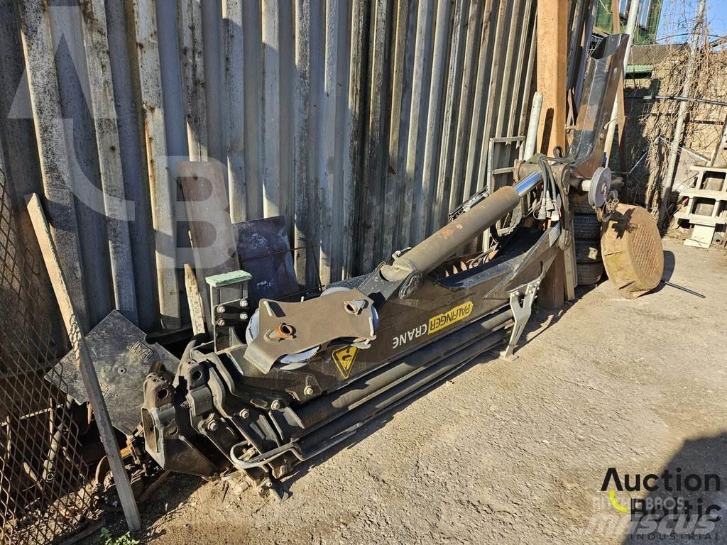 Palfinger PJ080 Camion plateau ridelle avec grue