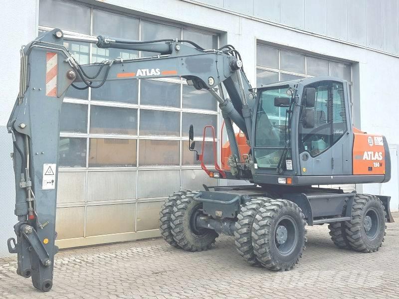 Atlas 150 W Pelle sur pneus