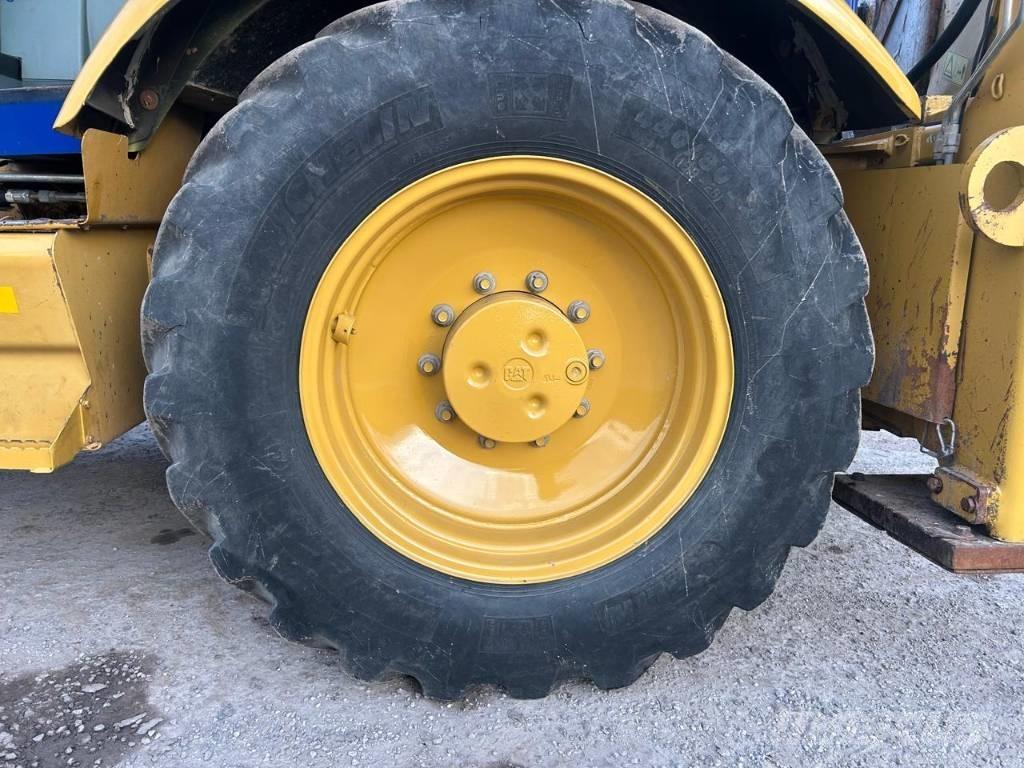 CAT 442 E Tractopelle