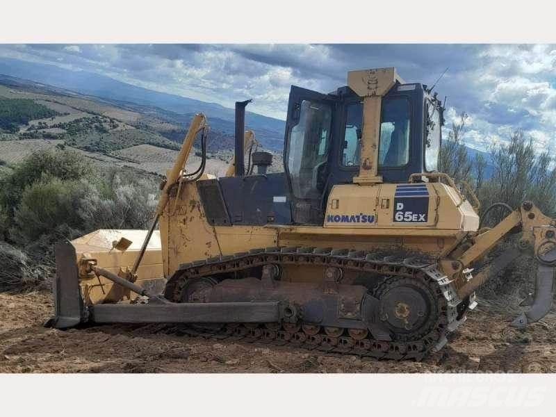 Komatsu D65EX-15 Bouteurs sur chenilles