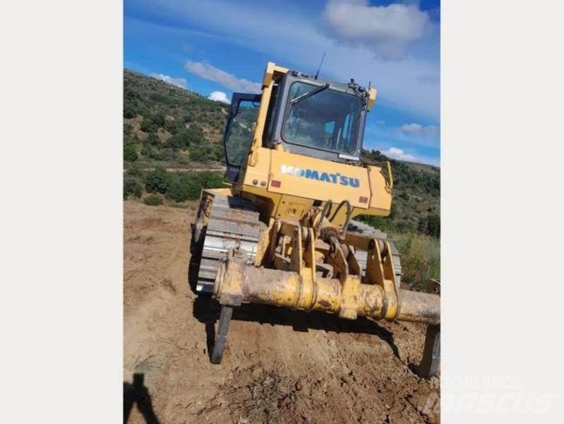 Komatsu D65EX-15 Bouteurs sur chenilles