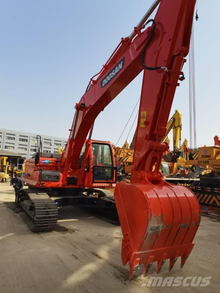 Doosan DX 300 Pelle sur chenilles