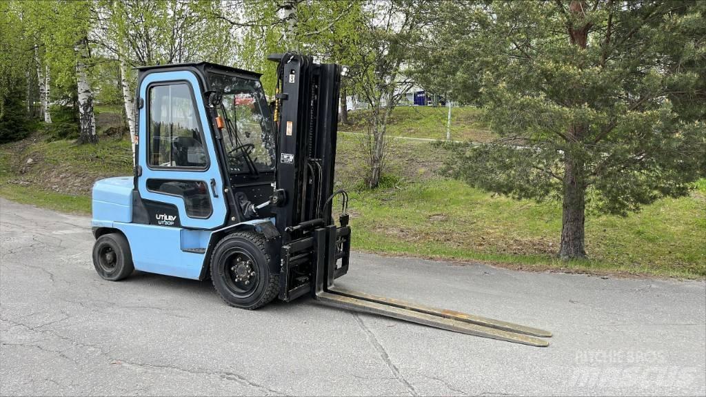 Utilev UT 30 PD Chariots diesel