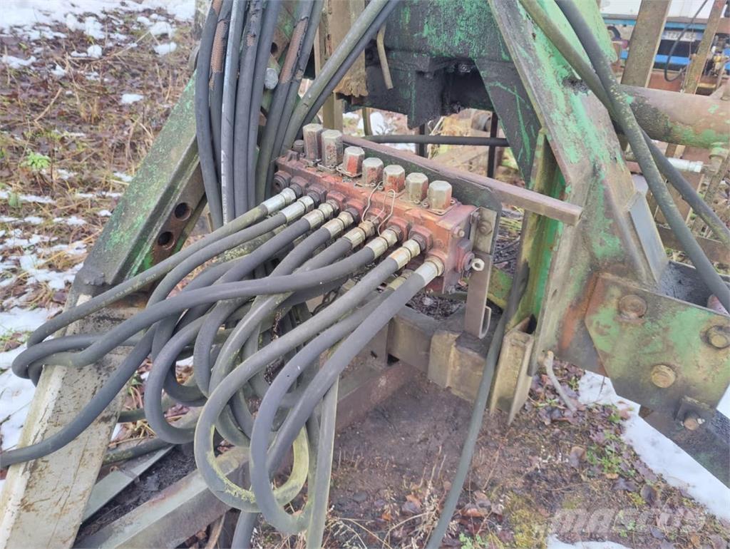  Kornos 2010 Remorque forestière avec grue