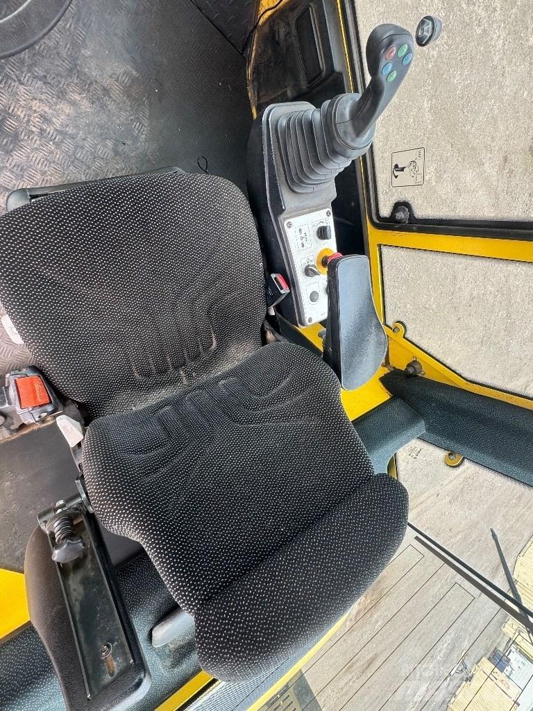 Bomag BW 216 D H-4 Rouleaux monocylindre
