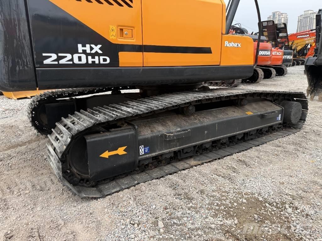 Hyundai HX220 Pelle sur chenilles