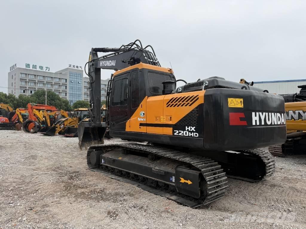 Hyundai HX220 Pelle sur chenilles