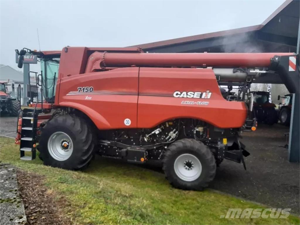 Case IH 7150 AF Moissonneuse batteuse