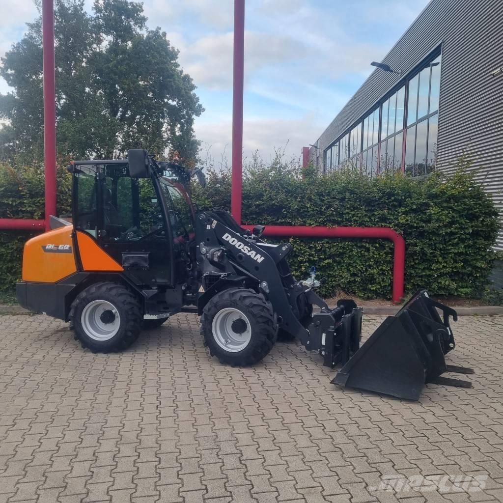 Doosan DL60 Chargeuse sur pneus