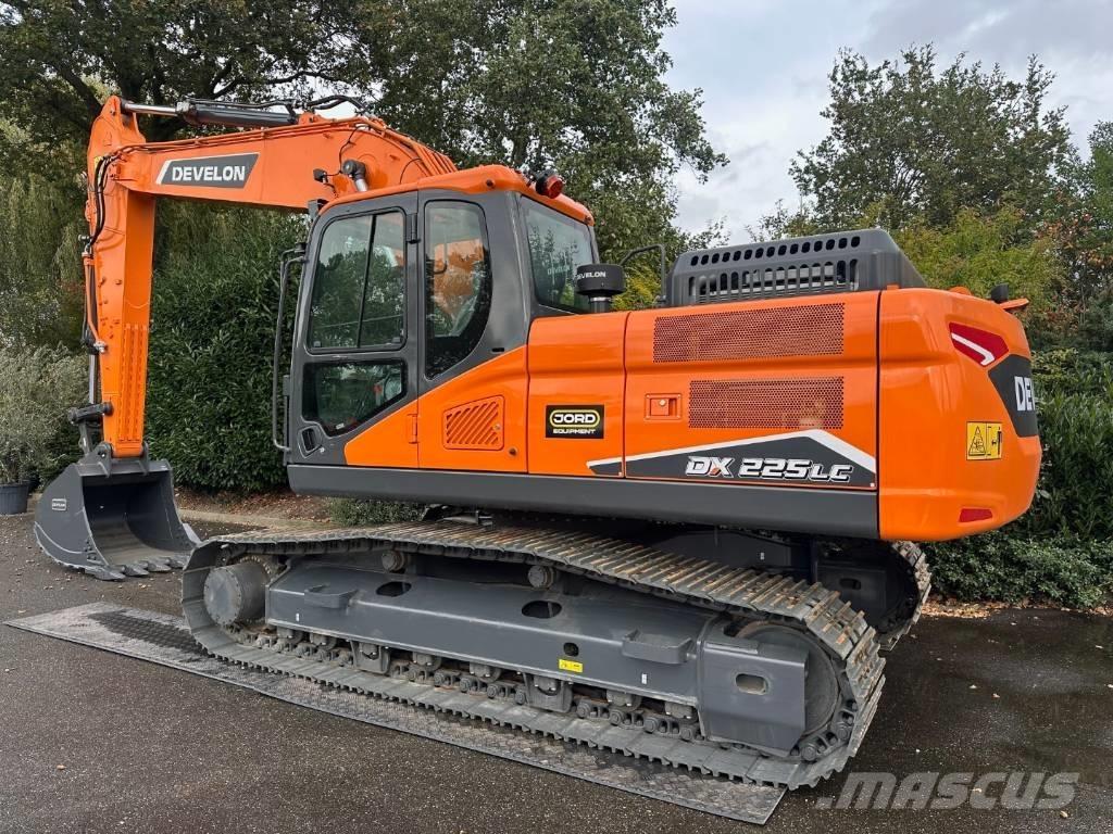 Develon DX 225 LC-7M Pelle sur chenilles