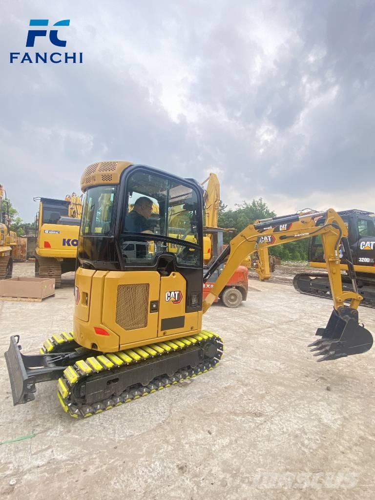 CAT 302 Pelle sur chenilles