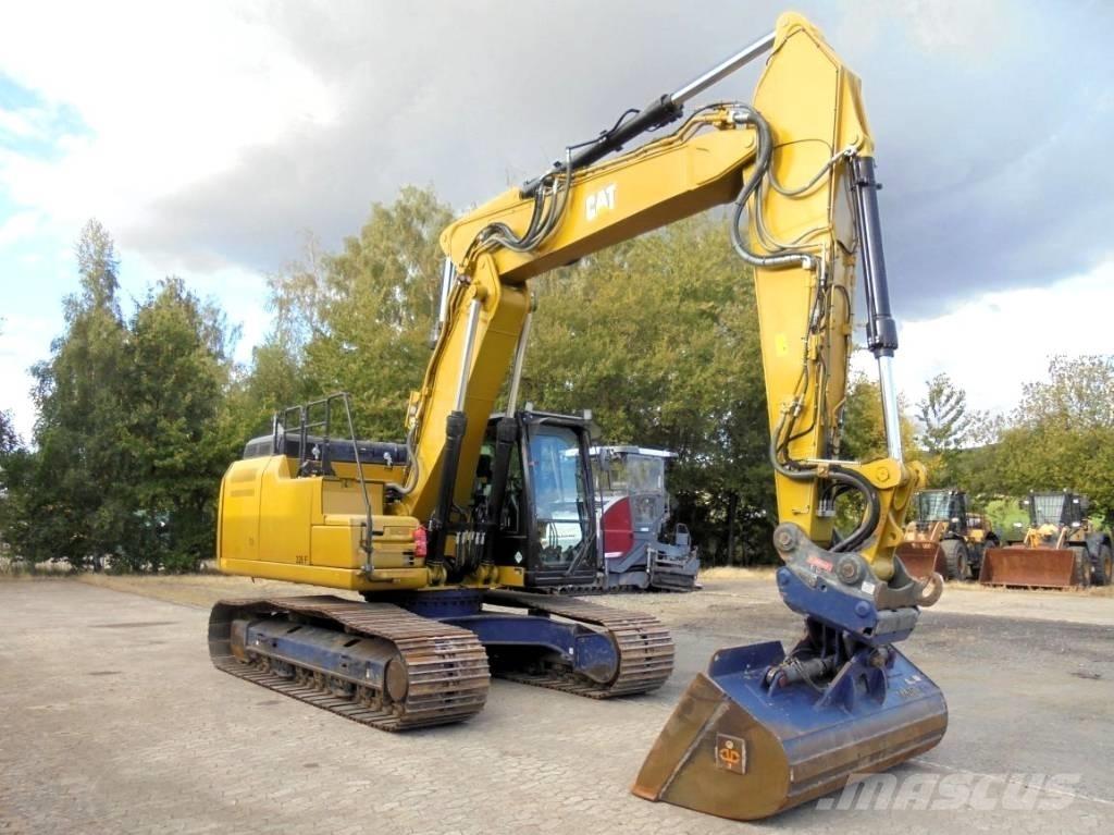 CAT 326 F LN Pelle sur chenilles