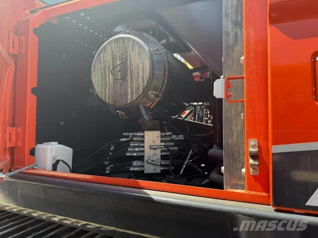 Doosan DX 340 Pelle sur chenilles