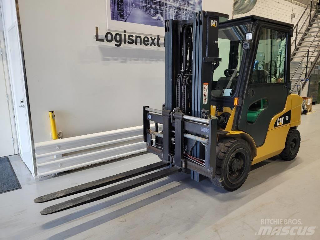 CAT GP 30 N Chariots GPL