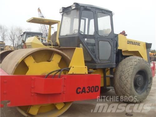 Dynapac CA 30 D Rouleaux monocylindre