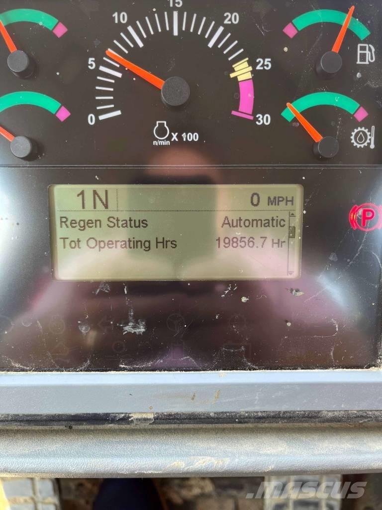 CAT 966 K Chargeuse sur pneus